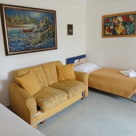 Alloggio Turistico Isabella Ventotene Exterior photo